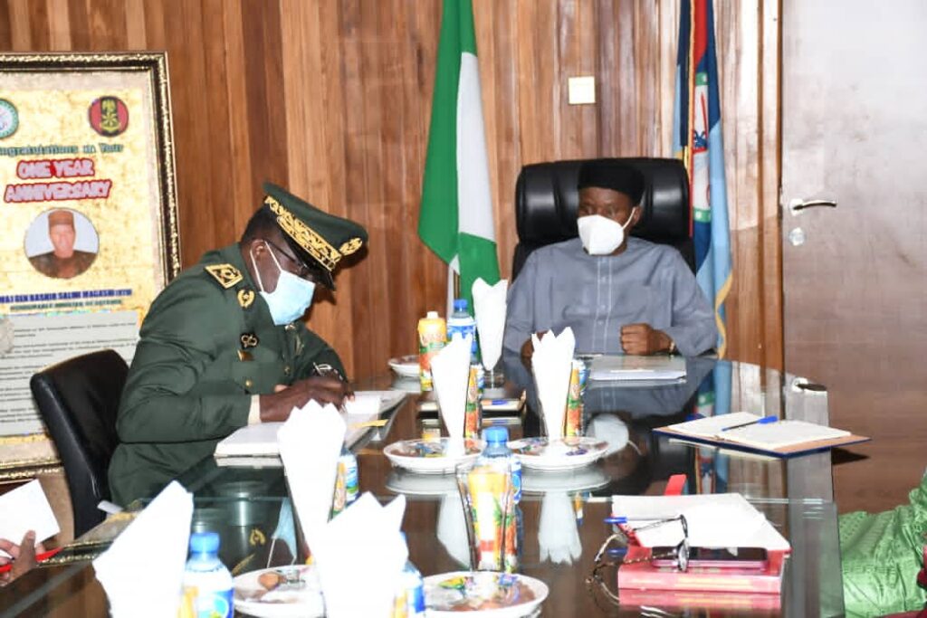 Senagalese Daouda Niang with Bashir Magashi