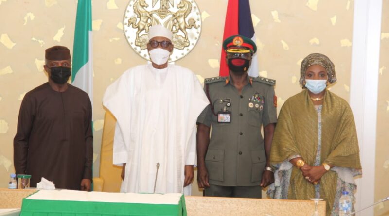 Lieutenant General Faruk Yahaya with President Buhari