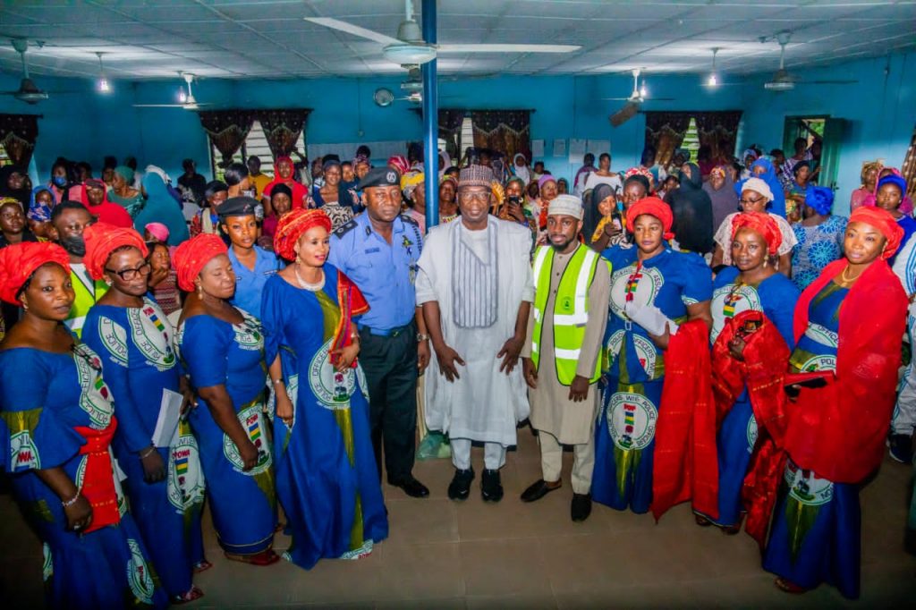 AbdulRazaq with Police Officers Wives