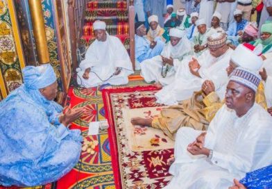 Chief Imam of Ilorin, Imam Bashir leading a prayer session