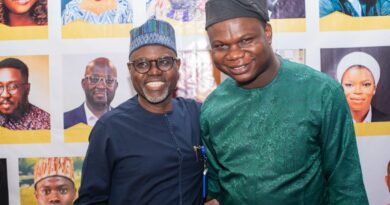 Olayinka Fafoluyi with the Vice Chancellor, University of Ilorin Professor Wahab Egbewole.