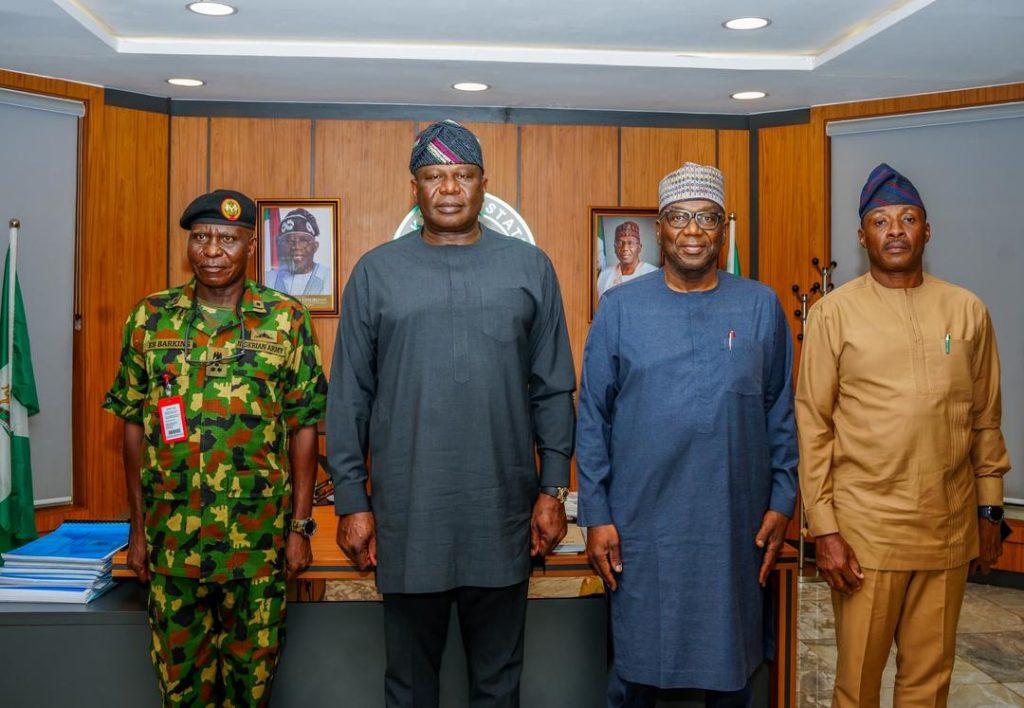 Kwara Governor Meets Army Chief Over Security Challenges