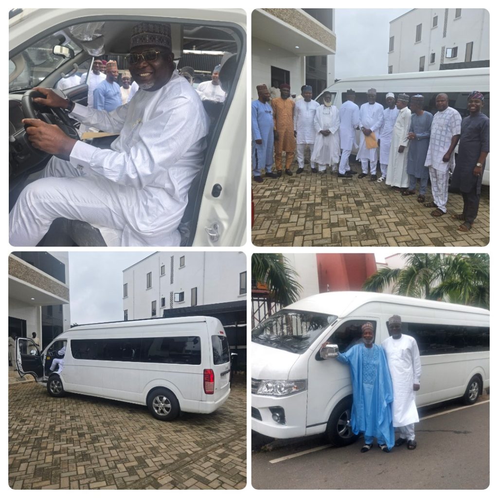 Ilorin Sons Donate Bus, Land, Millions of Naira to Boost IEDPU FCT