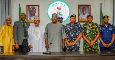 AbdulRazaq Meets Security Chiefs as Fresh Tactical Teams Land in Kwara